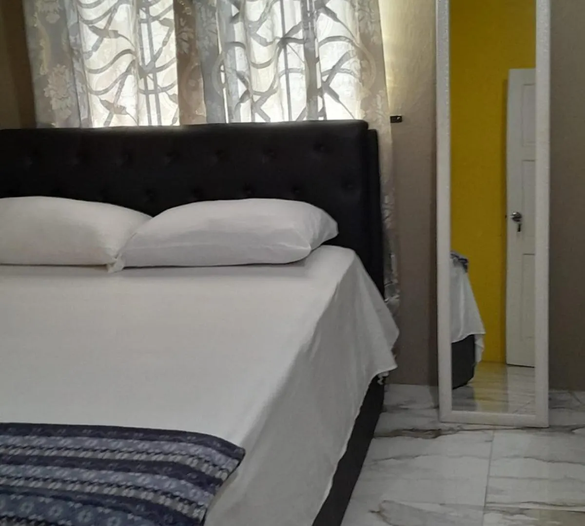 Jamaica Oasis Suite Portmore 0*,